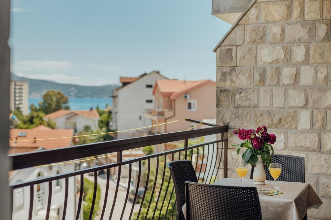 Apartments Bonaca Игало Экстерьер фото