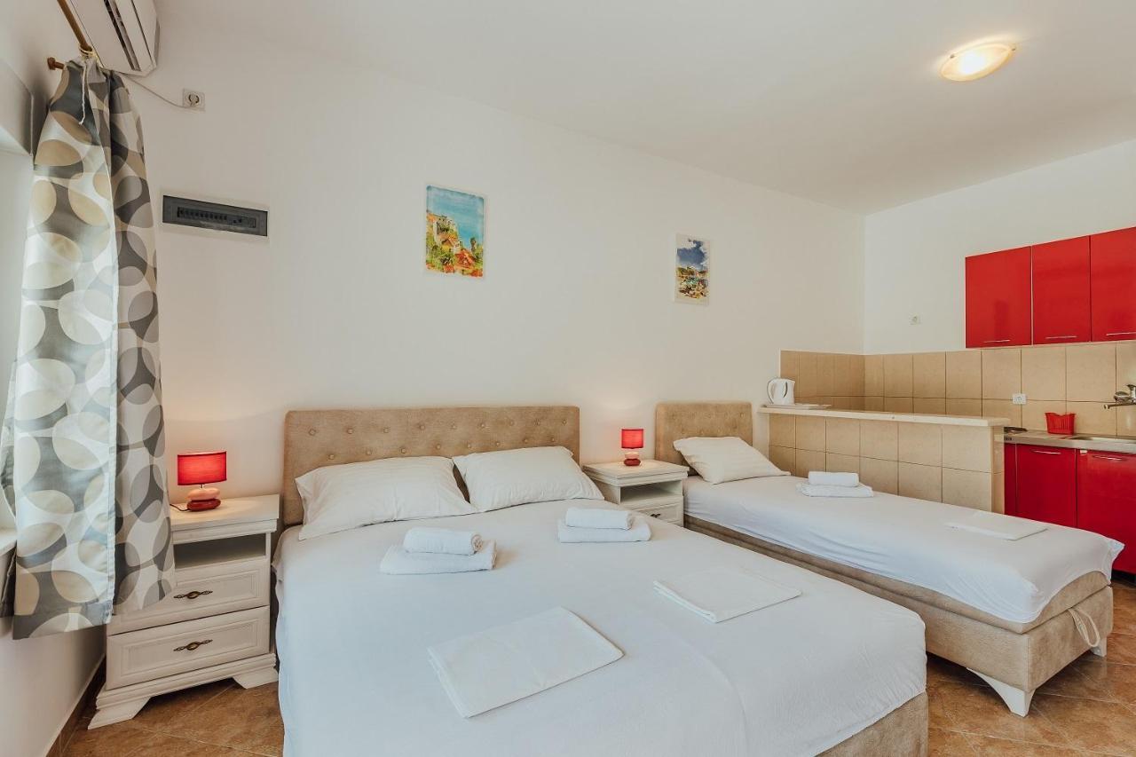 Apartments Bonaca Игало Экстерьер фото