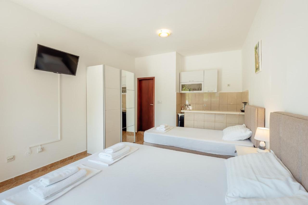 Apartments Bonaca Игало Экстерьер фото