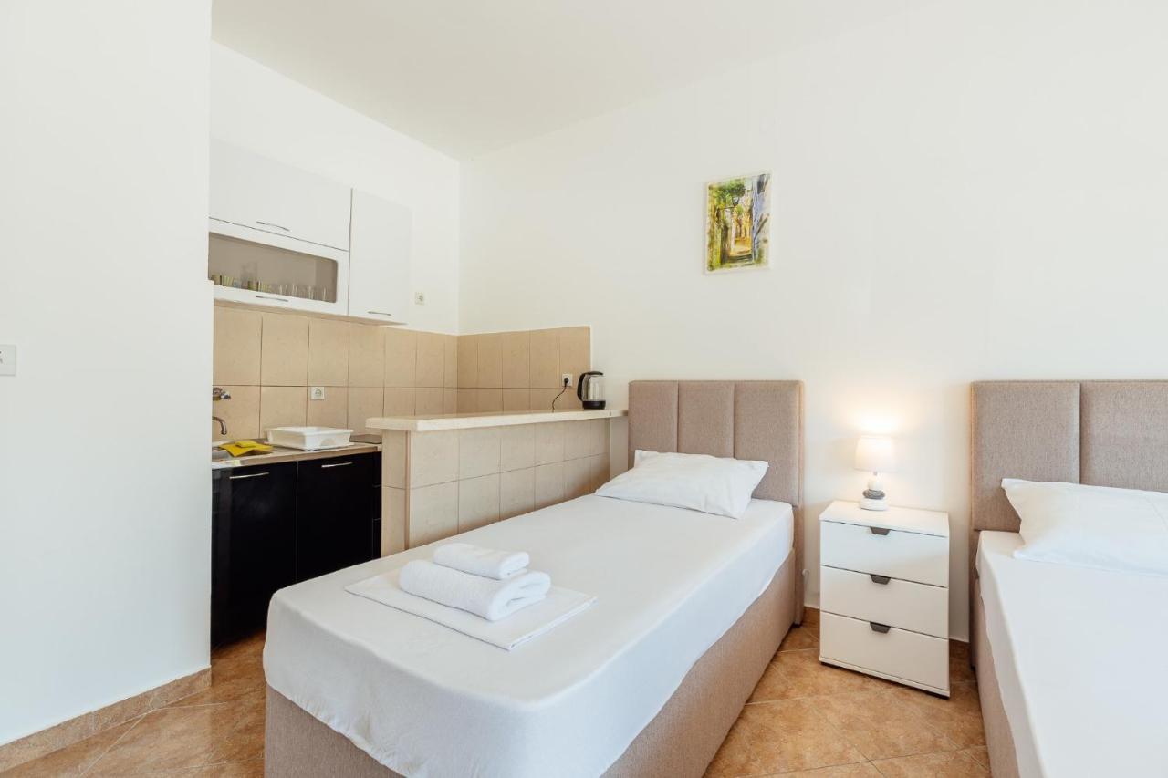 Apartments Bonaca Игало Экстерьер фото