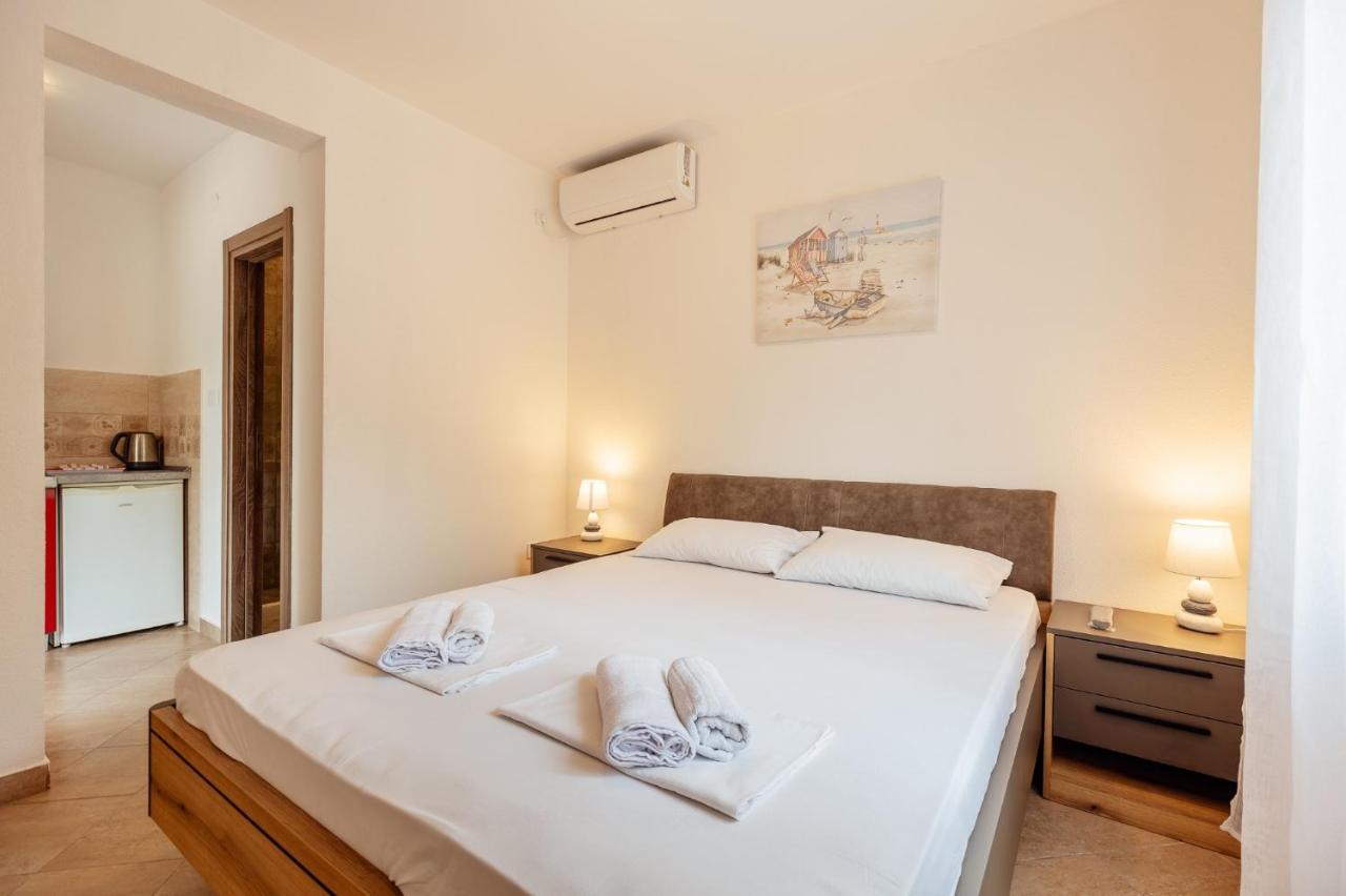 Apartments Bonaca Игало Экстерьер фото