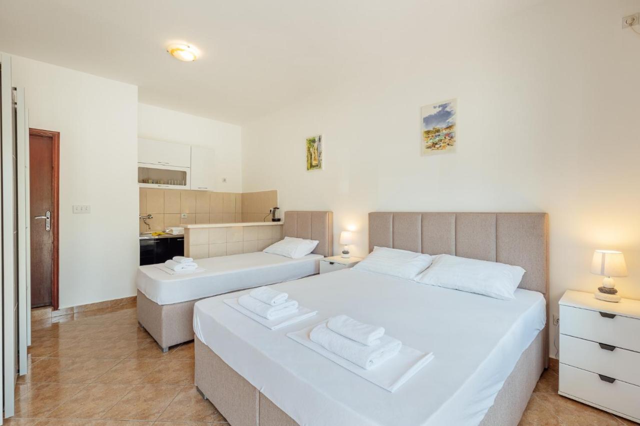 Apartments Bonaca Игало Экстерьер фото