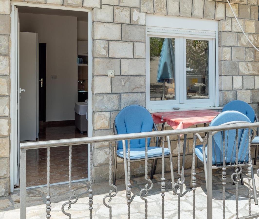 Apartments Bonaca Игало Экстерьер фото