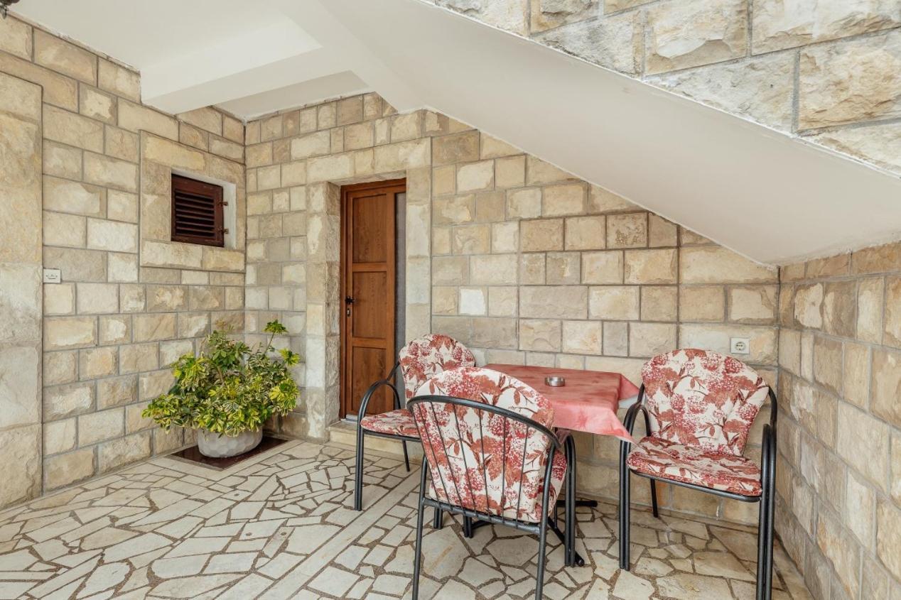 Apartments Bonaca Игало Экстерьер фото