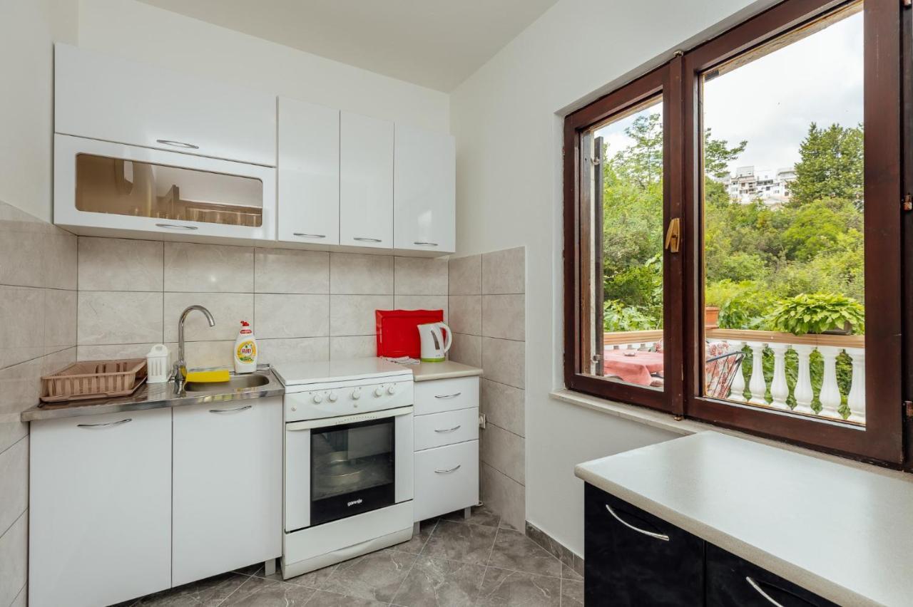 Apartments Bonaca Игало Экстерьер фото