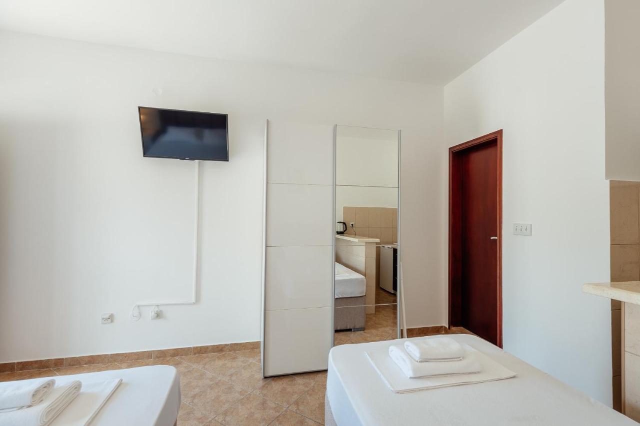 Apartments Bonaca Игало Экстерьер фото